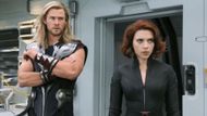 Chris Hemsworth with Scarlett Johansson in The Avengers | Image via Marvel Entertainment